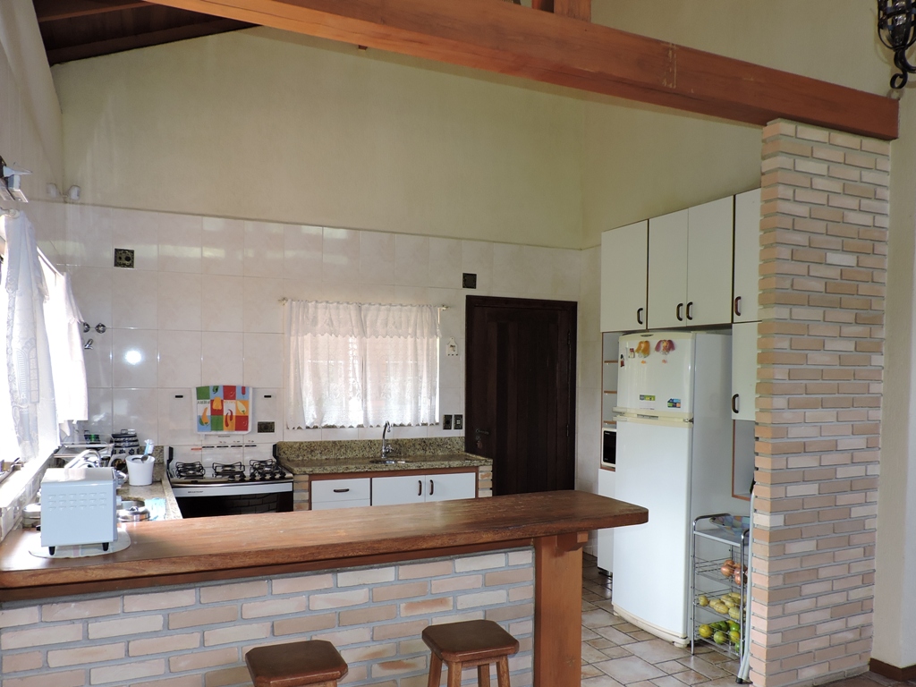 Casa com 5 dormitórios / sendo 3 suítes na Granja Viana por 1.690.000,00, foto 3 de 28
