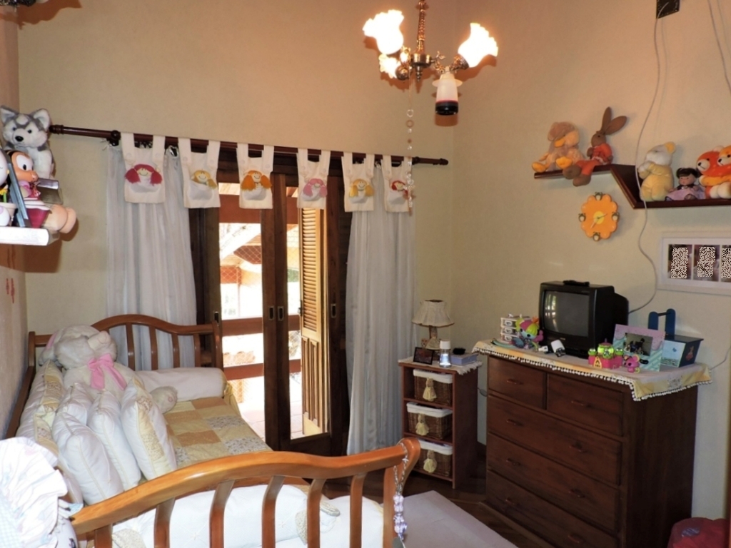Casa com 5 dormitórios / sendo 3 suítes na Granja Viana por 1.690.000,00, foto 5 de 28