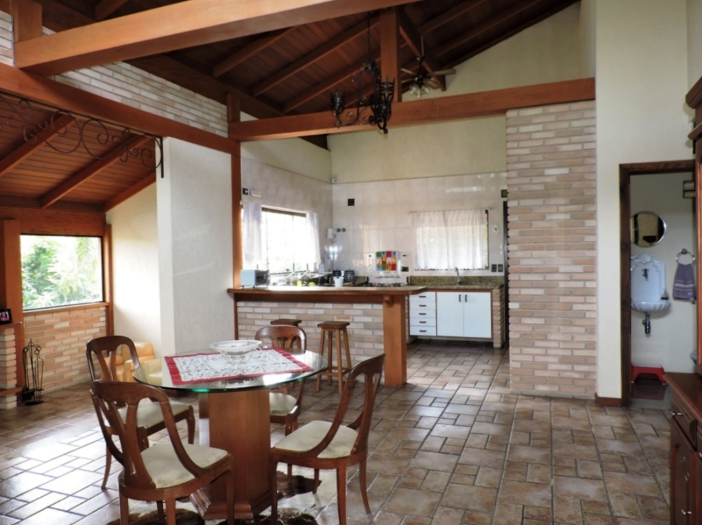 Casa com 5 dormitórios / sendo 3 suítes na Granja Viana por 1.690.000,00, foto 12 de 28