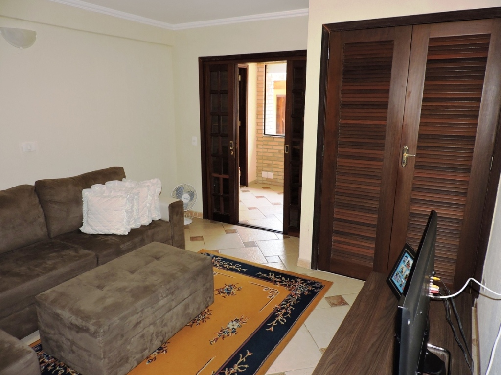 Casa com 5 dormitórios / sendo 3 suítes na Granja Viana por 1.690.000,00, foto 19 de 28
