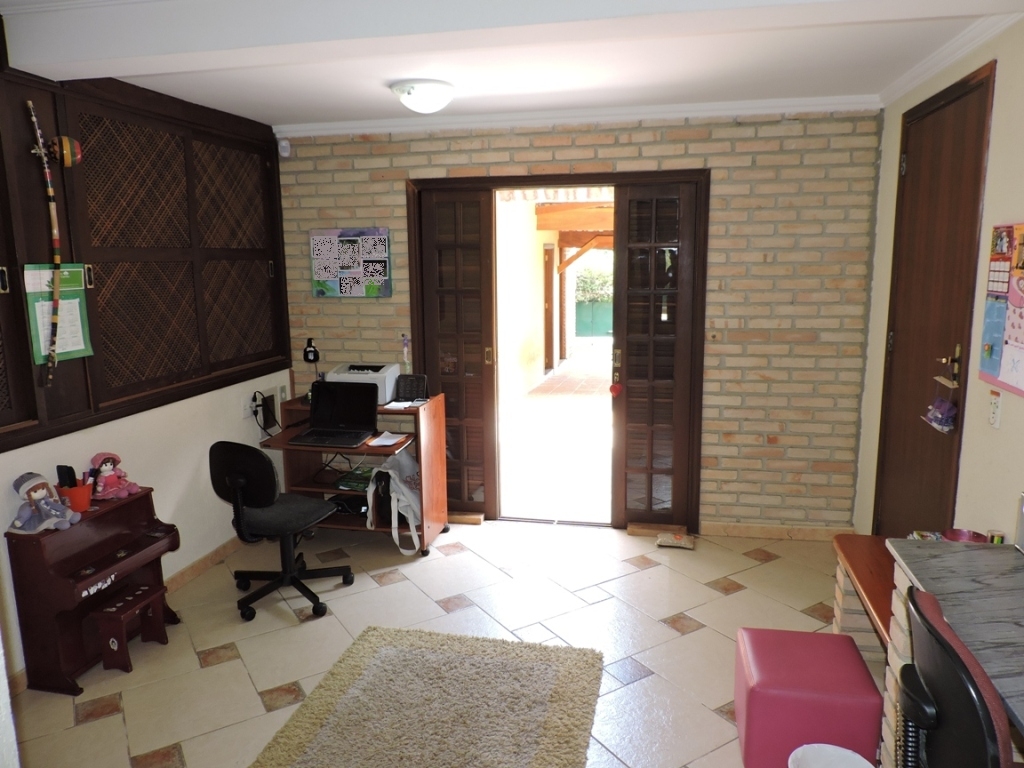 Casa com 5 dormitórios / sendo 3 suítes na Granja Viana por 1.690.000,00, foto 20 de 28