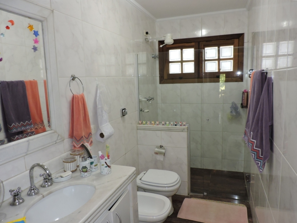 Casa com 5 dormitórios / sendo 3 suítes na Granja Viana por 1.690.000,00, foto 26 de 28