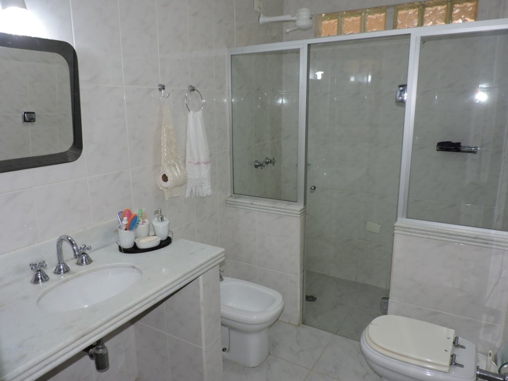 Casa com 5 dormitórios / sendo 3 suítes na Granja Viana por 1.690.000,00, foto 28 de 28