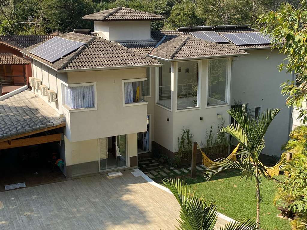 Casa impecável com 4 dormitórios / 3 suítes na Granja Viana, foto 1 de 53