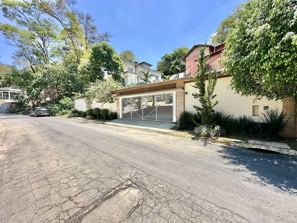 Casa impecável com 4 dormitórios / 3 suítes na Granja Viana, foto 3 de 53