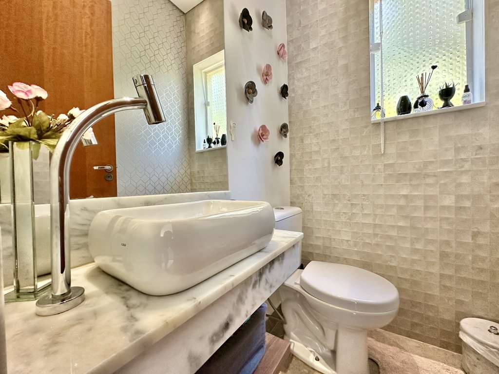 Casa impecável com 4 dormitórios / 3 suítes na Granja Viana, foto 10 de 53
