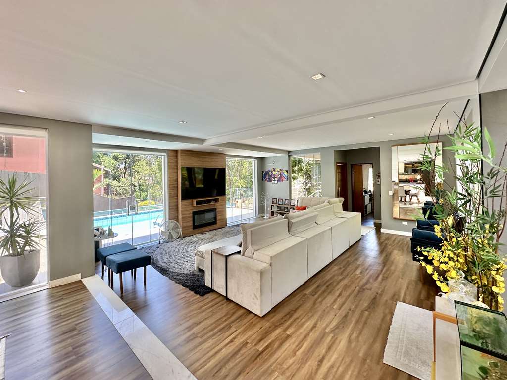 Casa impecável com 4 dormitórios / 3 suítes na Granja Viana, foto 13 de 53