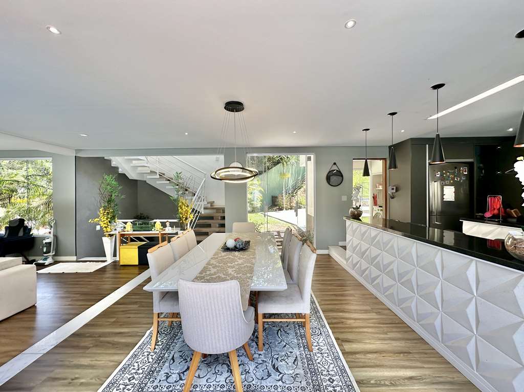 Casa impecável com 4 dormitórios / 3 suítes na Granja Viana, foto 18 de 53