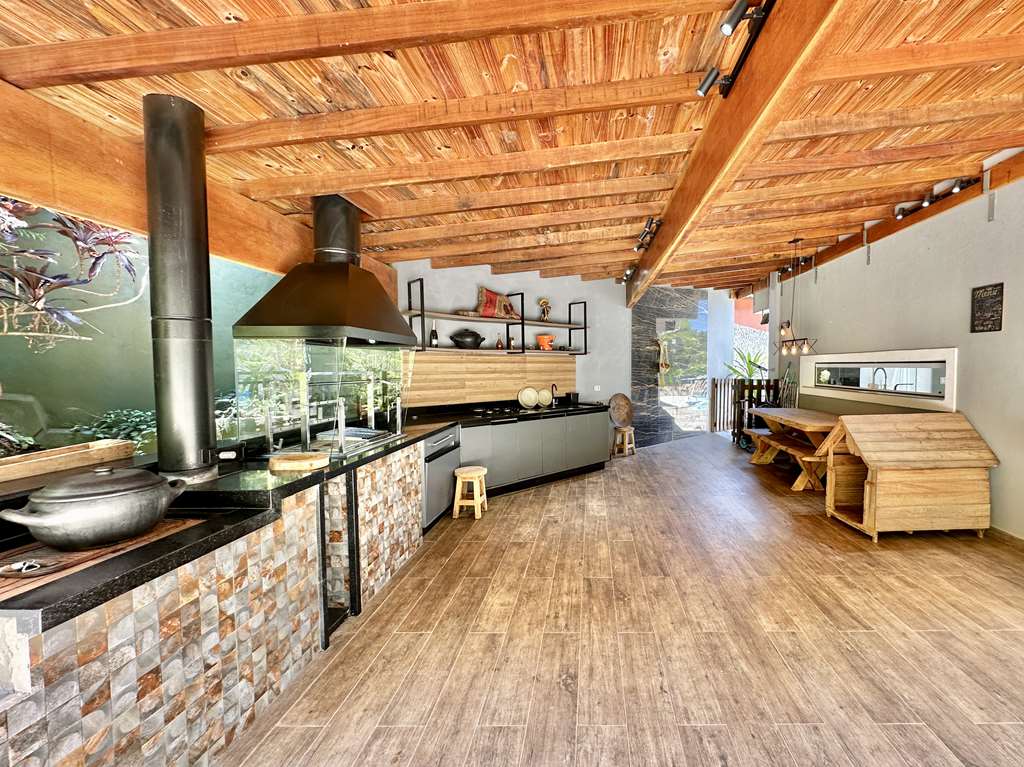 Casa impecável com 4 dormitórios / 3 suítes na Granja Viana, foto 31 de 53
