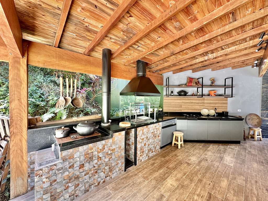 Casa impecável com 4 dormitórios / 3 suítes na Granja Viana, foto 35 de 53