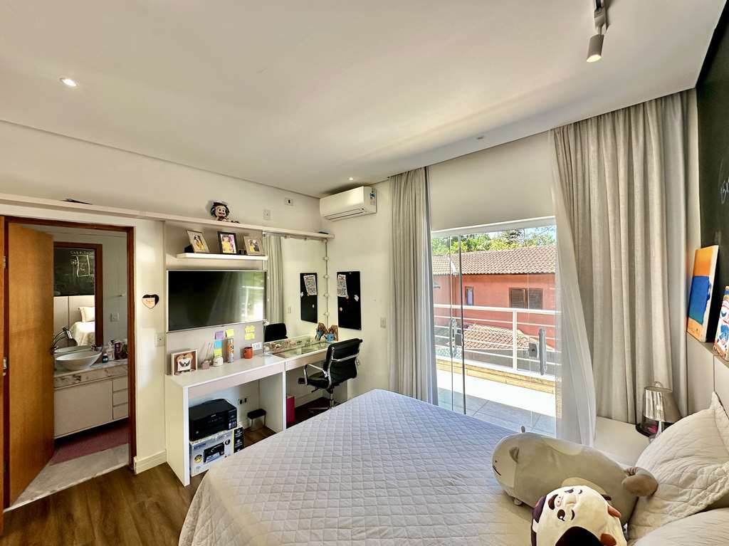 Casa impecável com 4 dormitórios / 3 suítes na Granja Viana, foto 48 de 53