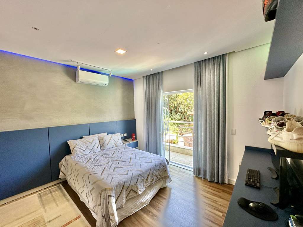 Casa impecável com 4 dormitórios / 3 suítes na Granja Viana, foto 49 de 53