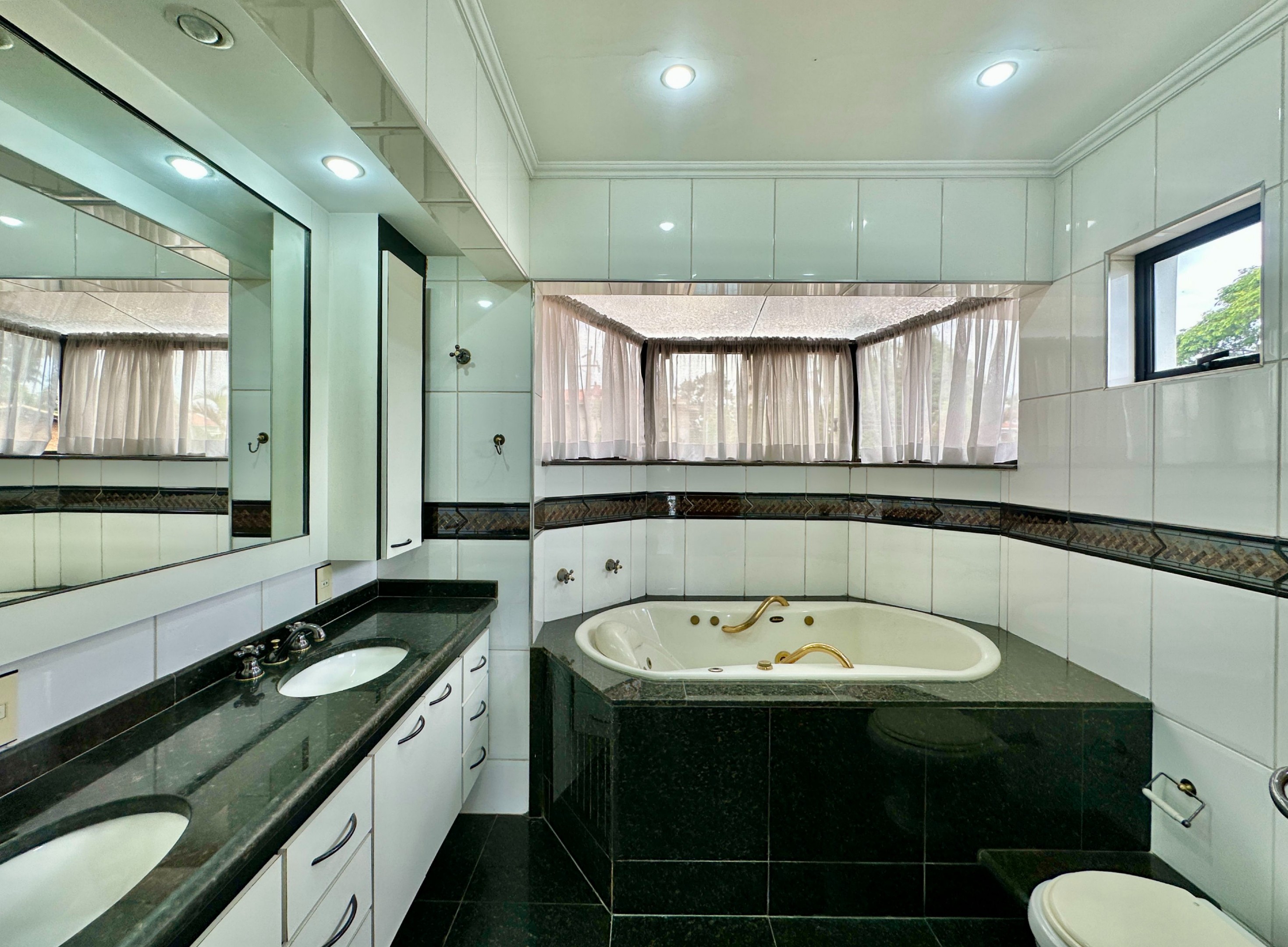 Excelente casa com 4 suítes na Granja Viana, foto 23 de 58