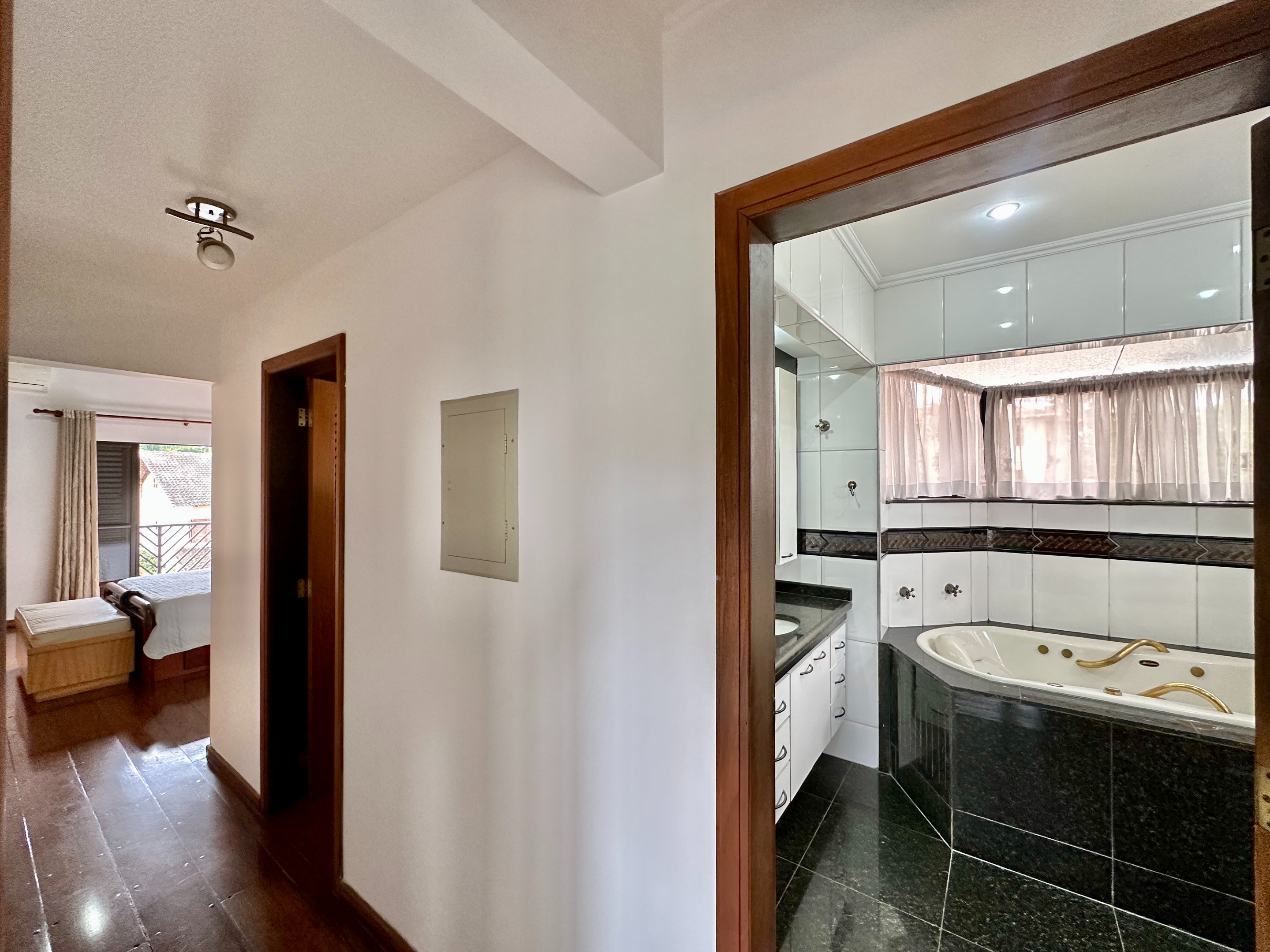 Excelente casa com 4 suítes na Granja Viana, foto 42 de 58