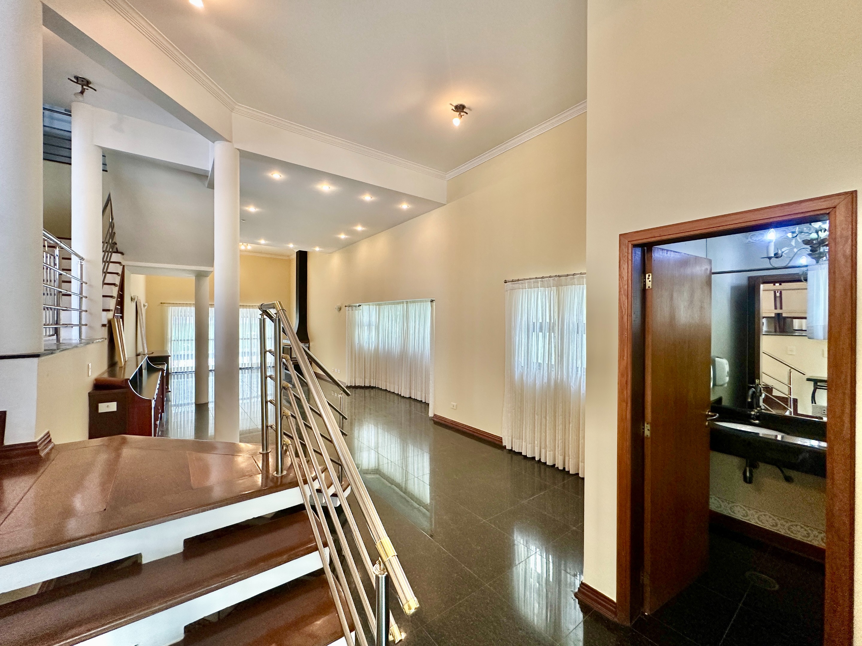 Excelente casa com 4 suítes na Granja Viana, foto 45 de 58