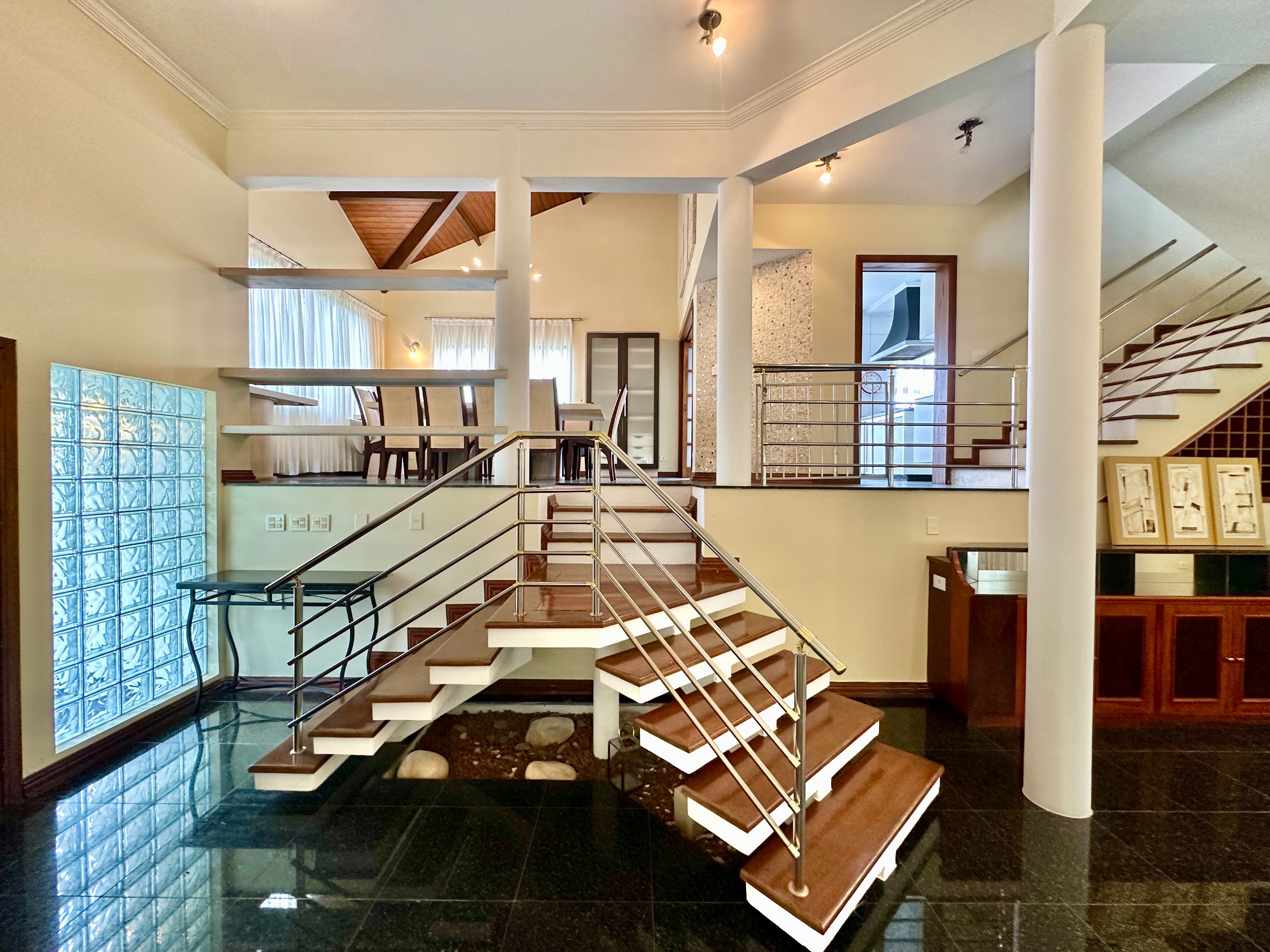 Excelente casa com 4 suítes na Granja Viana, foto 46 de 58
