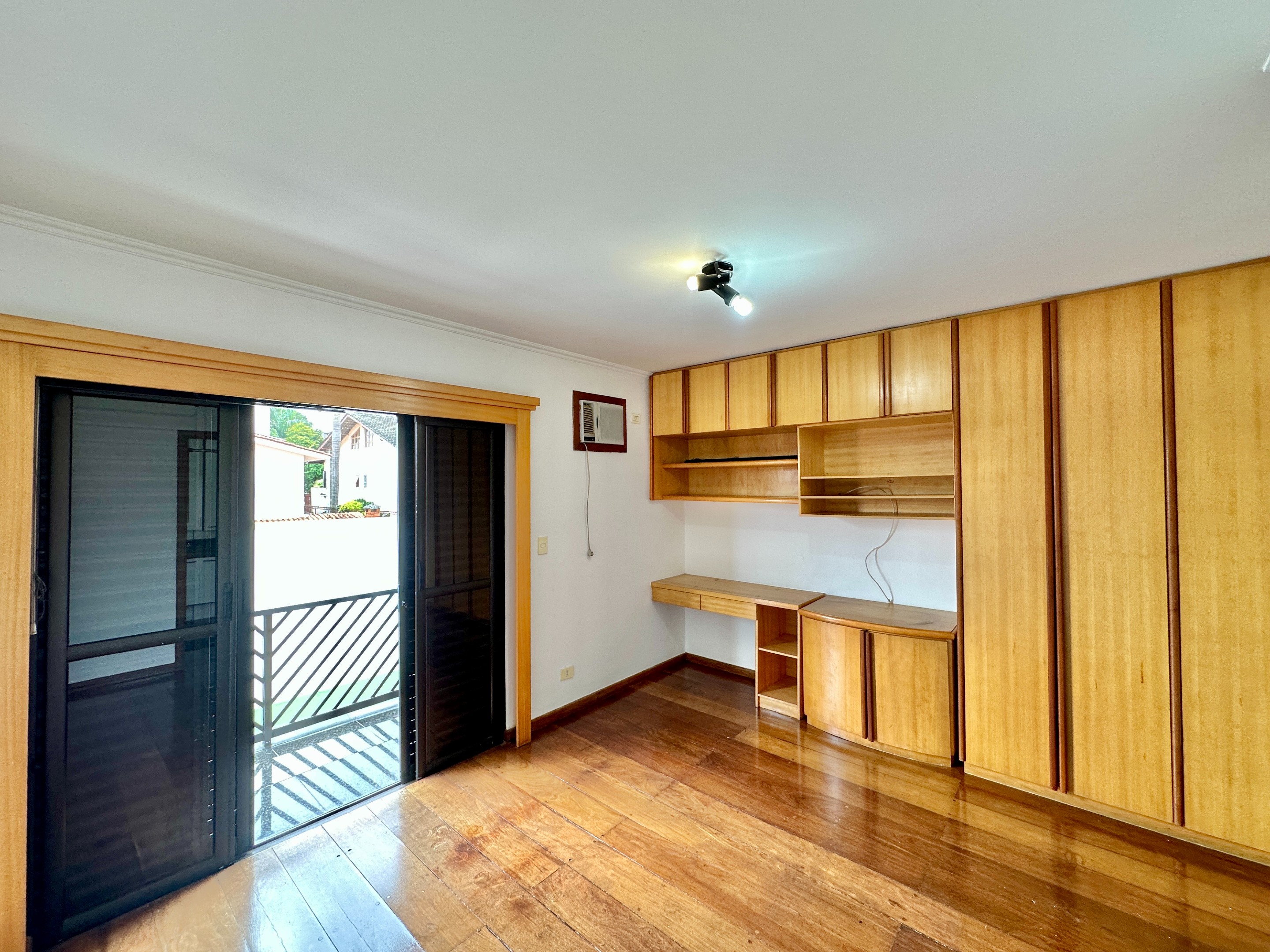 Excelente casa com 4 suítes na Granja Viana, foto 57 de 58