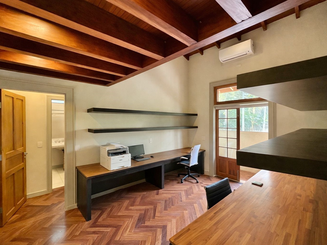 Casa linda de Arquiteto com 4 suítes na Granja Viana, foto 3 de 55