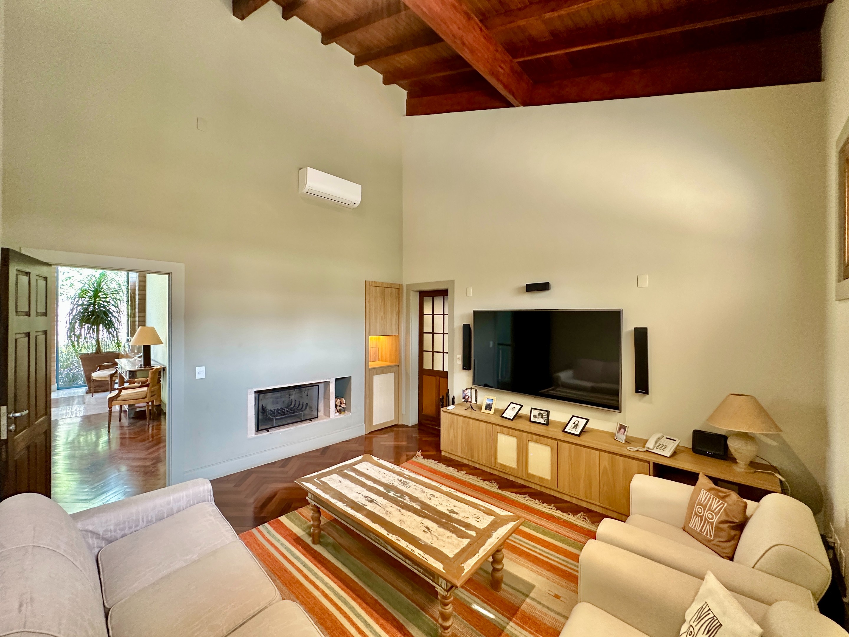Casa linda de Arquiteto com 4 suítes na Granja Viana, foto 12 de 55
