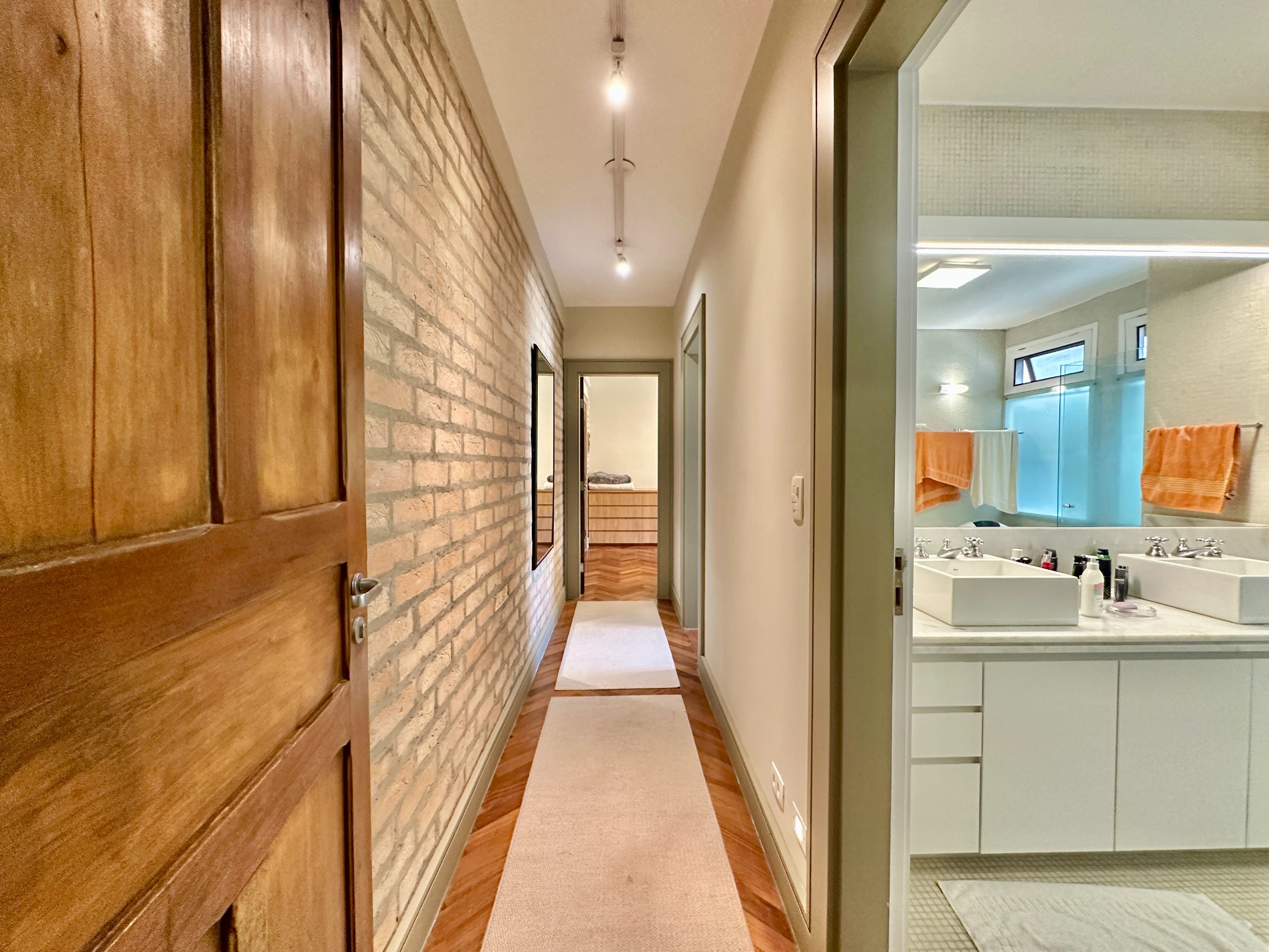 Casa linda de Arquiteto com 4 suítes na Granja Viana, foto 22 de 55