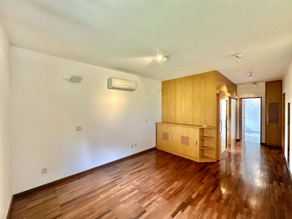 Casa moderna com 4 suítes na Granja Viana, foto 22 de 55