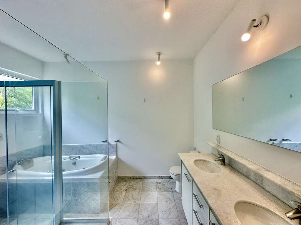 Casa moderna com 4 suítes na Granja Viana, foto 32 de 55