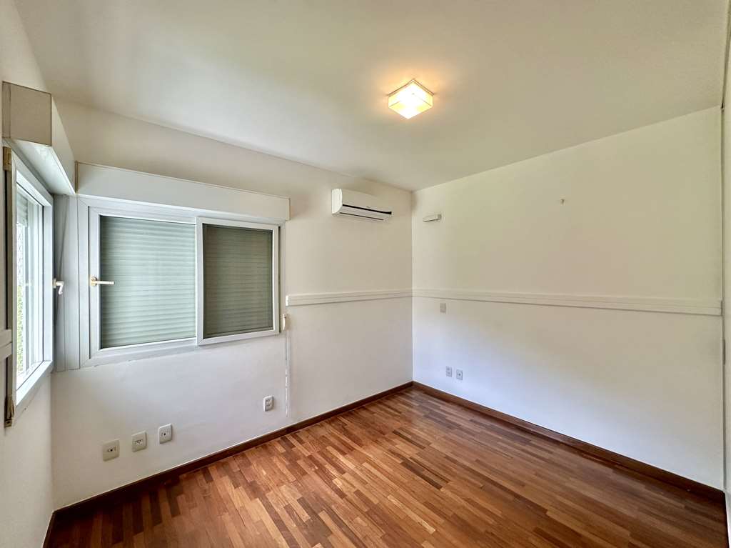 Casa moderna com 4 suítes na Granja Viana, foto 39 de 55