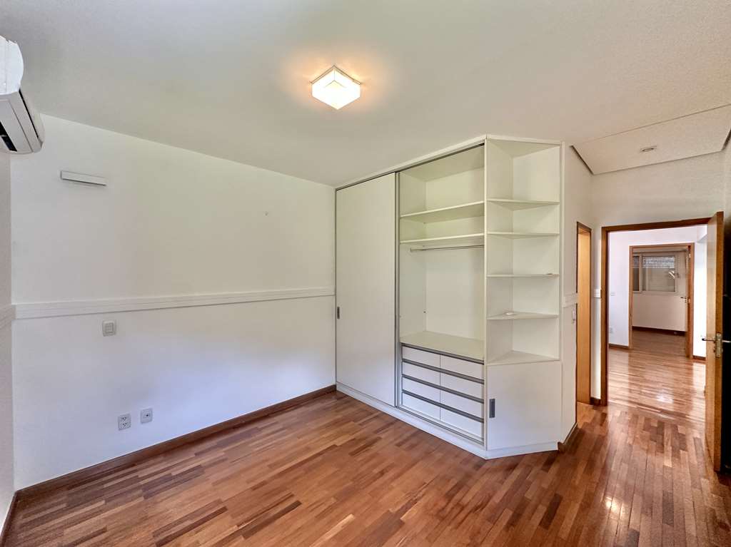Casa moderna com 4 suítes na Granja Viana, foto 42 de 55