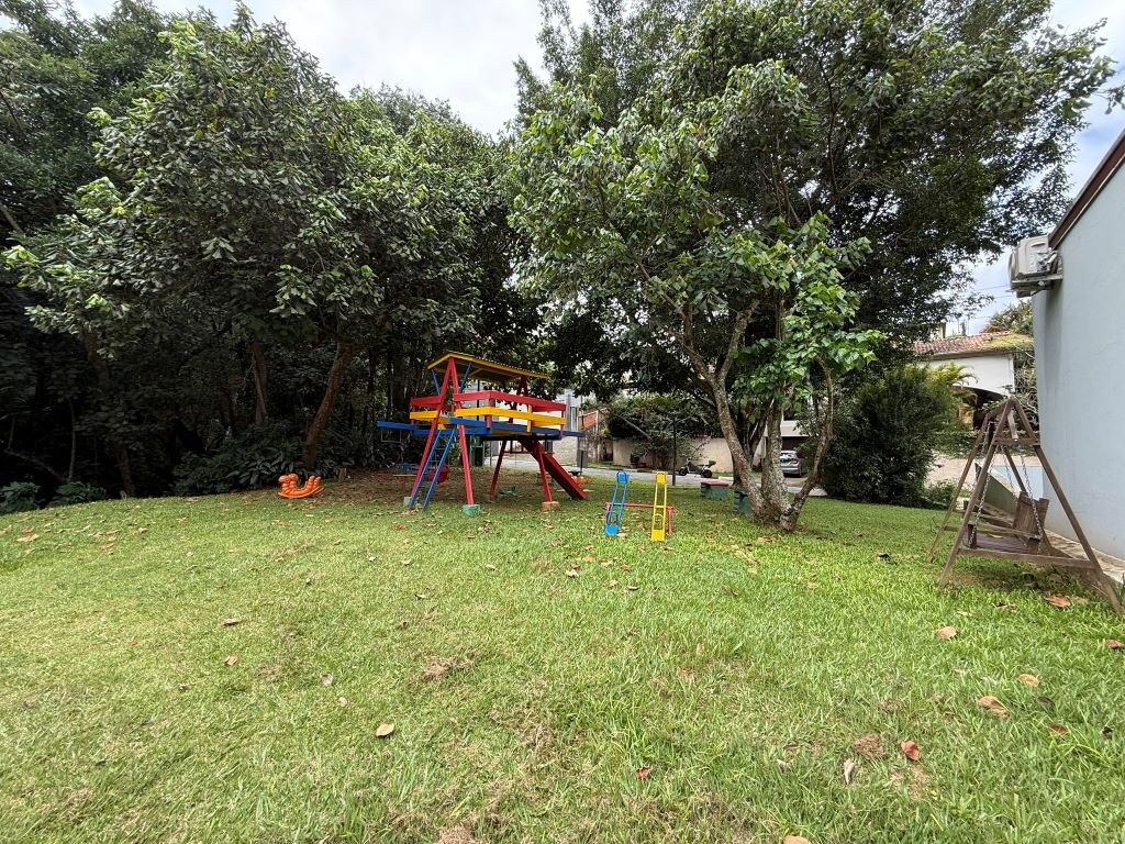 Casa moderna com 4 suítes na Granja Viana, foto 47 de 55