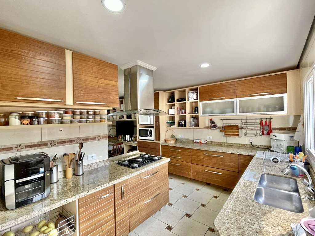 Casa impecável com 4 dormitórios / 3 suítes , foto 20 de 50