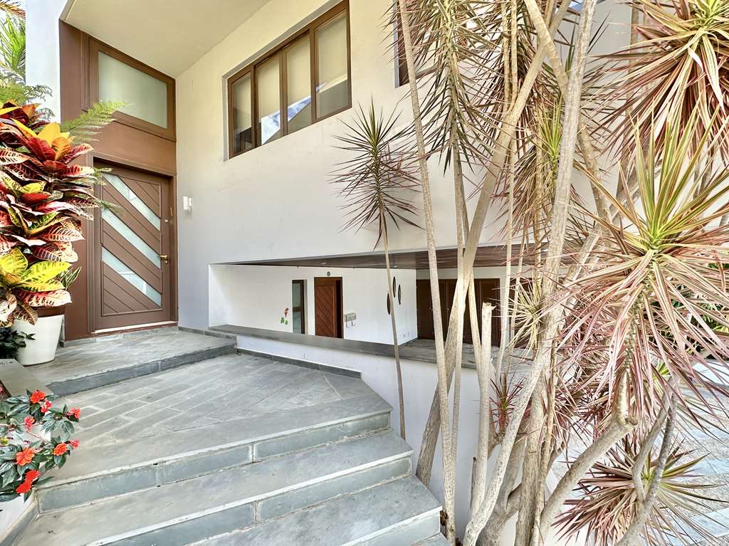 Casa Impecável com 4 dormitórios / 2 suítes na Granja Viana, foto 8 de 55