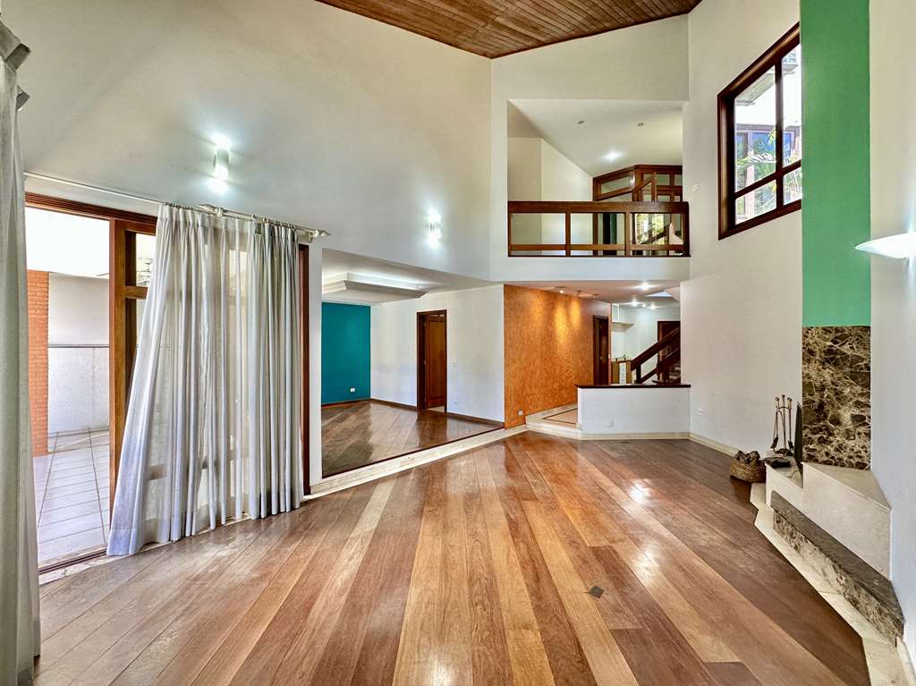 Casa Impecável com 4 dormitórios / 2 suítes na Granja Viana, foto 10 de 55