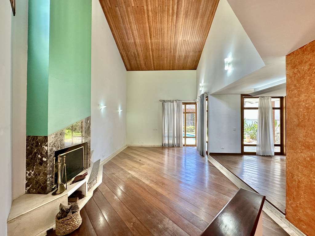 Casa Impecável com 4 dormitórios / 2 suítes na Granja Viana, foto 11 de 55