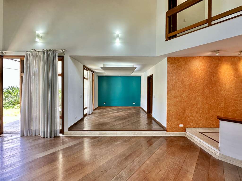 Casa Impecável com 4 dormitórios / 2 suítes na Granja Viana, foto 12 de 55