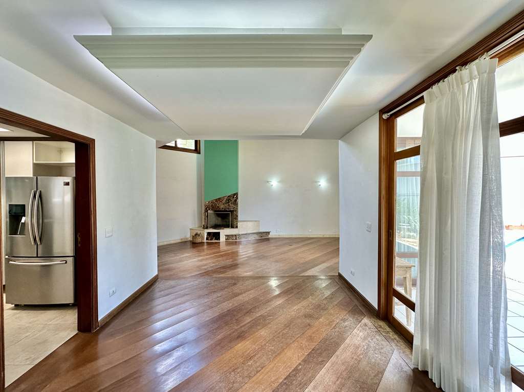 Casa Impecável com 4 dormitórios / 2 suítes na Granja Viana, foto 13 de 55
