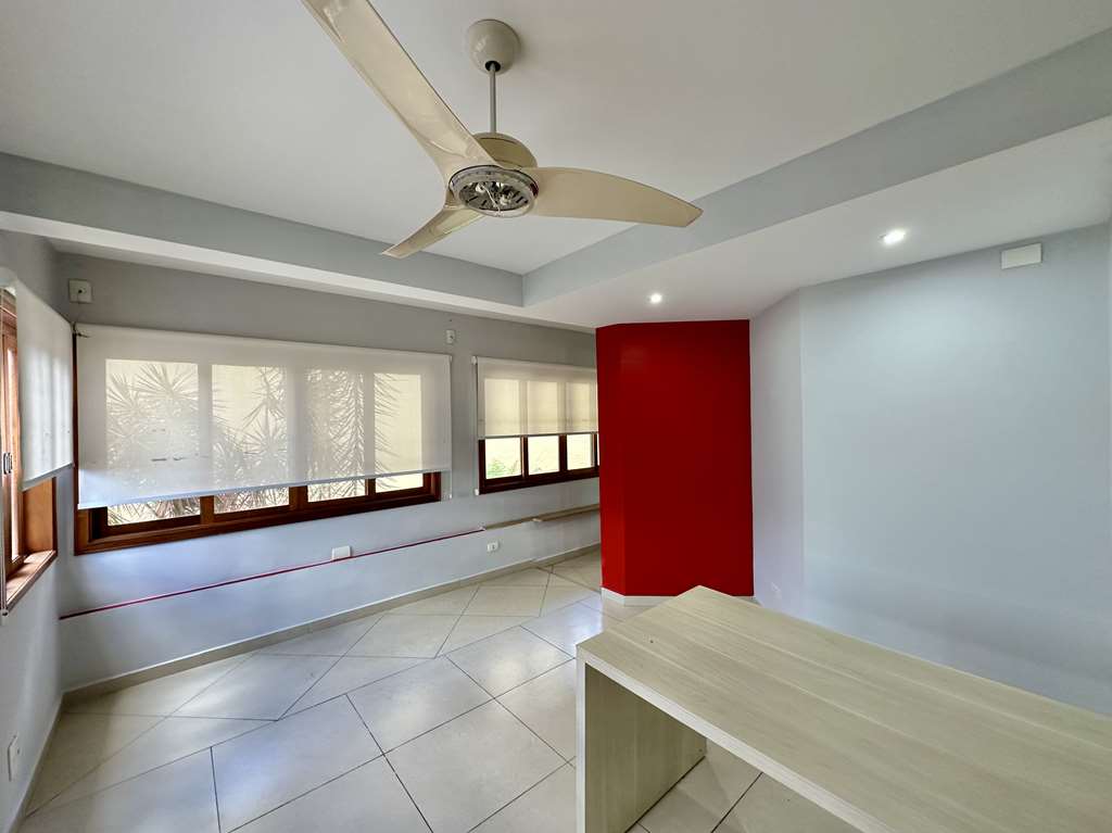 Casa Impecável com 4 dormitórios / 2 suítes na Granja Viana, foto 15 de 55