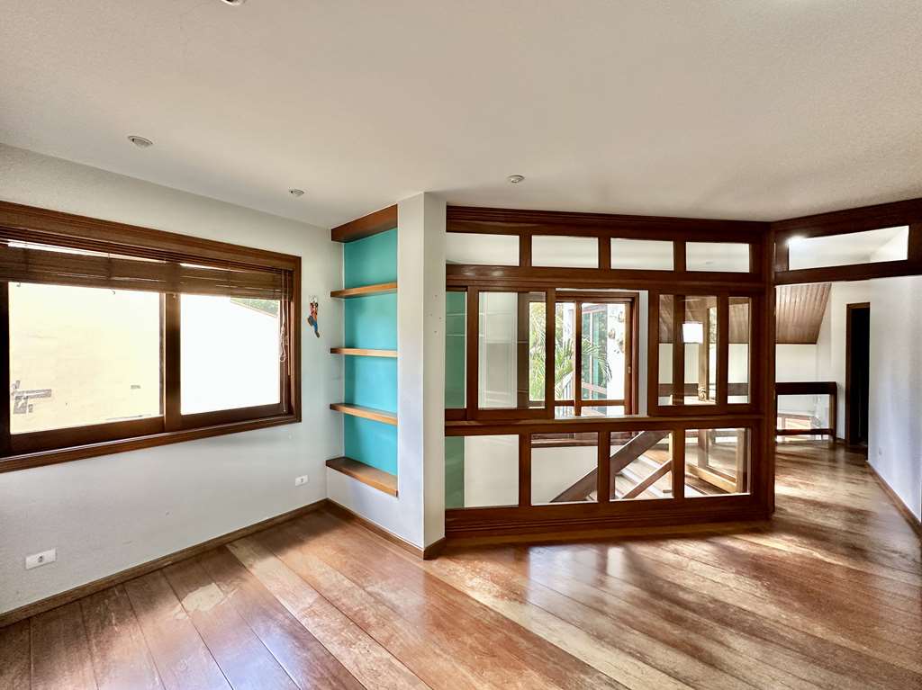 Casa Impecável com 4 dormitórios / 2 suítes na Granja Viana, foto 21 de 55