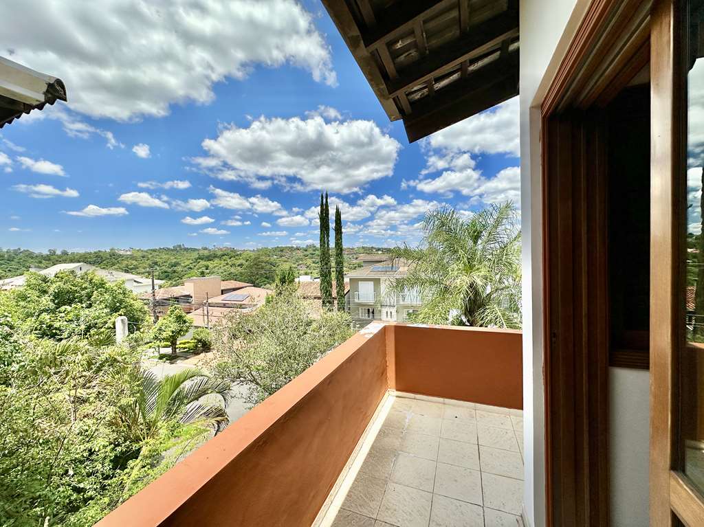 Casa Impecável com 4 dormitórios / 2 suítes na Granja Viana, foto 24 de 55