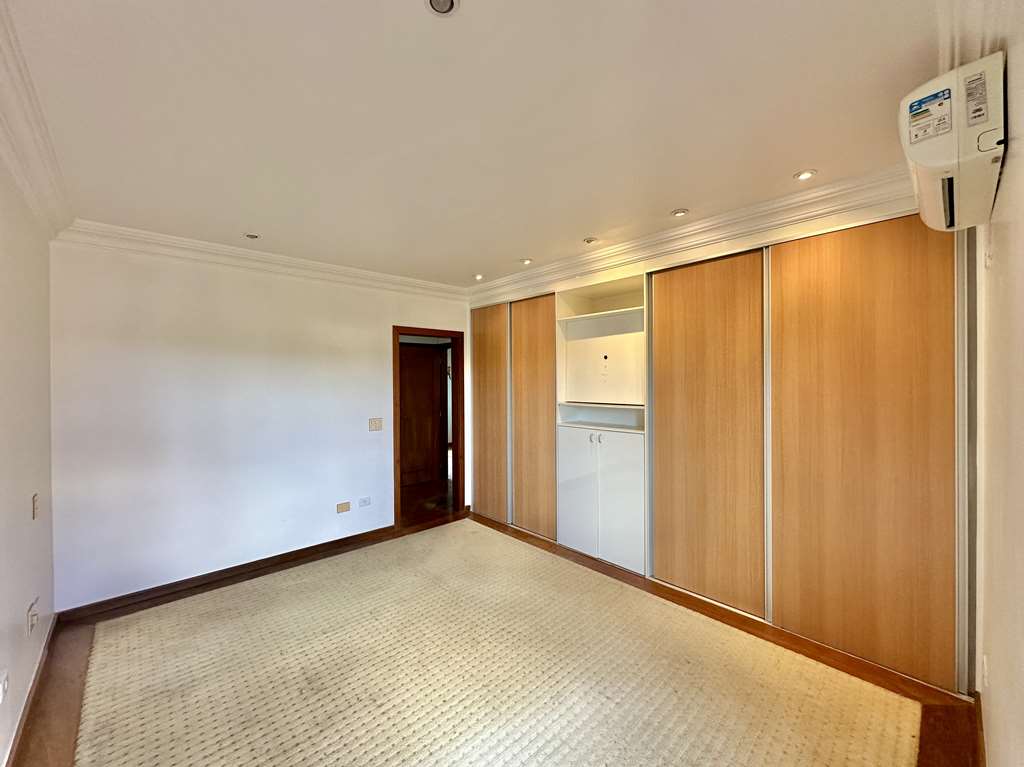 Casa Impecável com 4 dormitórios / 2 suítes na Granja Viana, foto 26 de 55