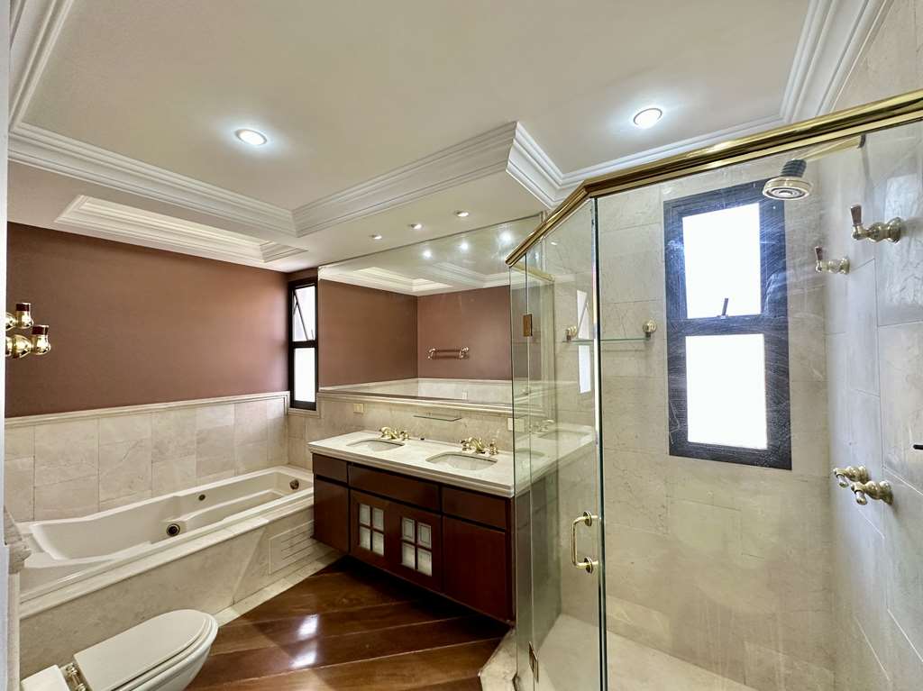 Casa Impecável com 4 dormitórios / 2 suítes na Granja Viana, foto 29 de 55