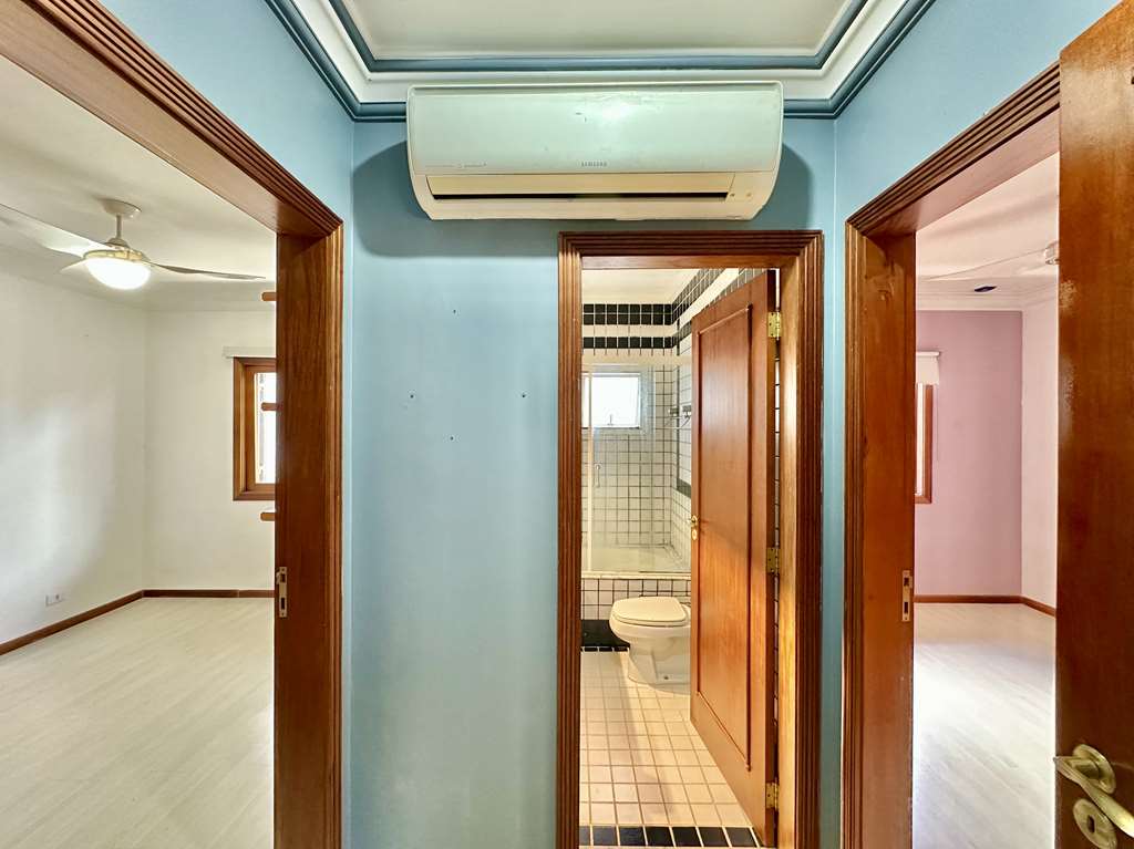 Casa Impecável com 4 dormitórios / 2 suítes na Granja Viana, foto 30 de 55