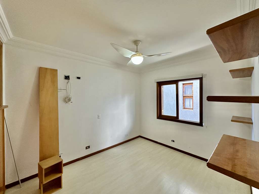 Casa Impecável com 4 dormitórios / 2 suítes na Granja Viana, foto 31 de 55