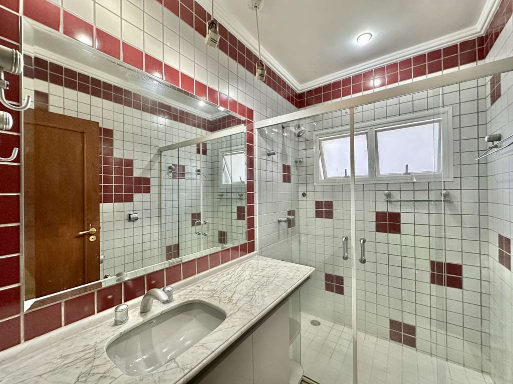 Casa Impecável com 4 dormitórios / 2 suítes na Granja Viana, foto 40 de 55