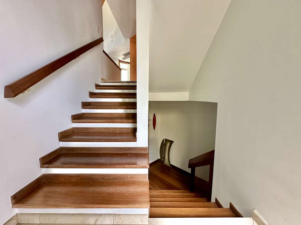 Casa Impecável com 4 dormitórios / 2 suítes na Granja Viana, foto 41 de 55