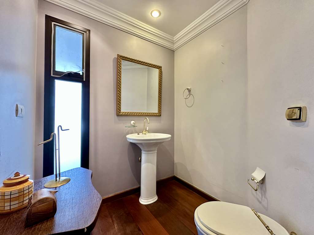 Casa Impecável com 4 dormitórios / 2 suítes na Granja Viana, foto 42 de 55