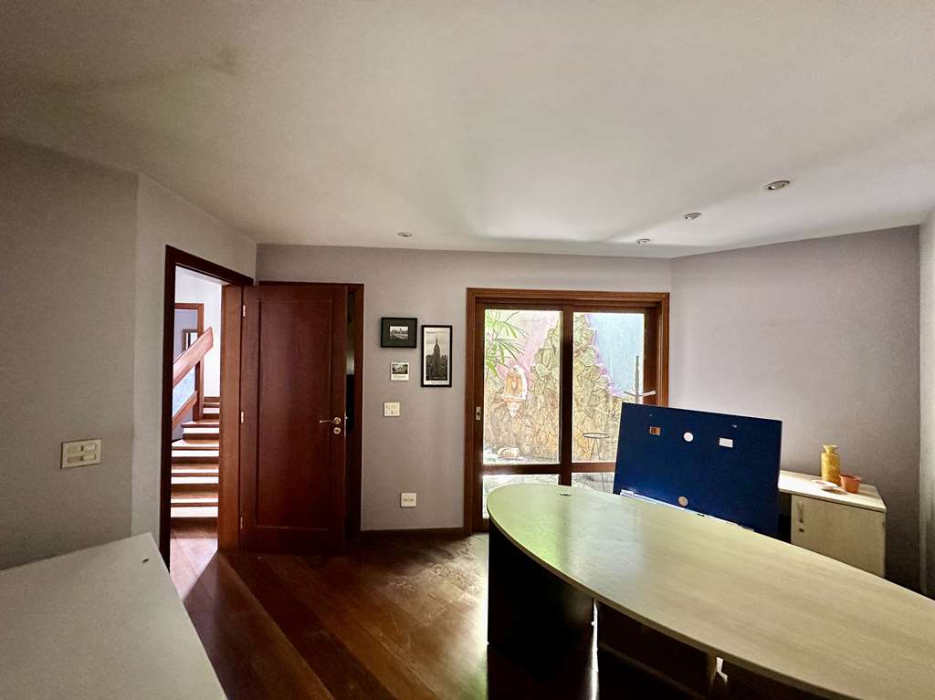 Casa Impecável com 4 dormitórios / 2 suítes na Granja Viana, foto 43 de 55