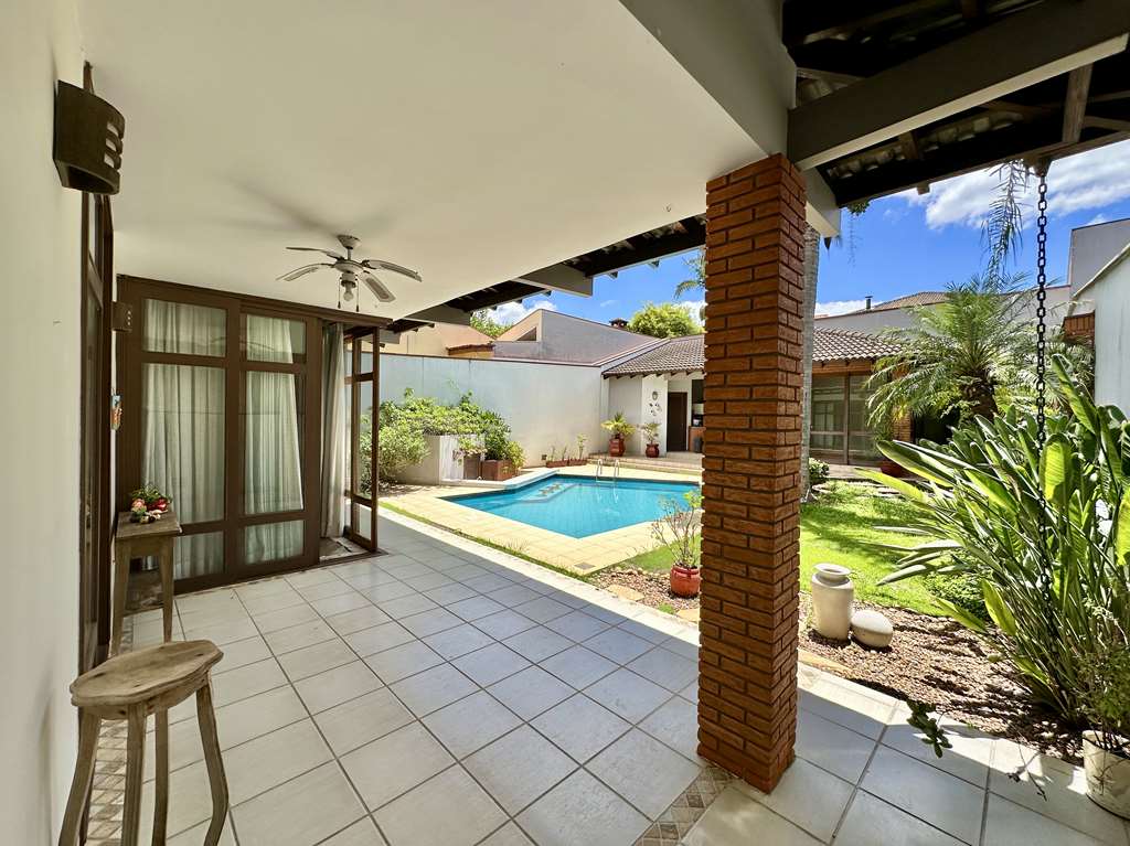 Casa Impecável com 4 dormitórios / 2 suítes na Granja Viana, foto 45 de 55