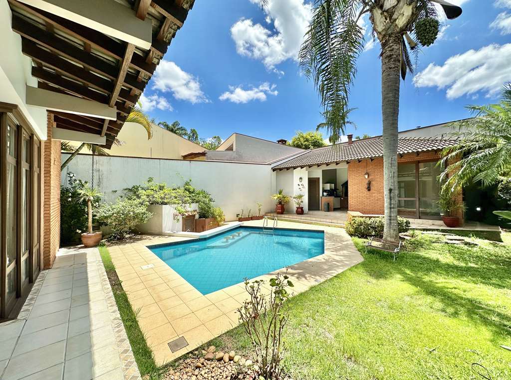 Casa Impecável com 4 dormitórios / 2 suítes na Granja Viana, foto 47 de 55