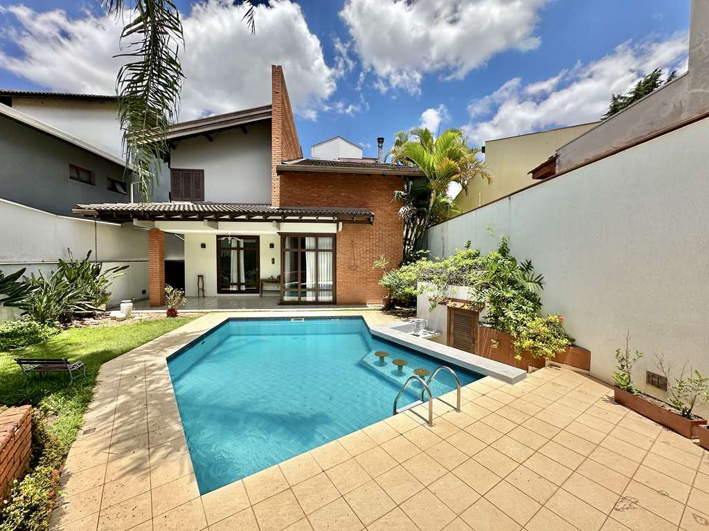 Casa Impecável com 4 dormitórios / 2 suítes na Granja Viana, foto 48 de 55