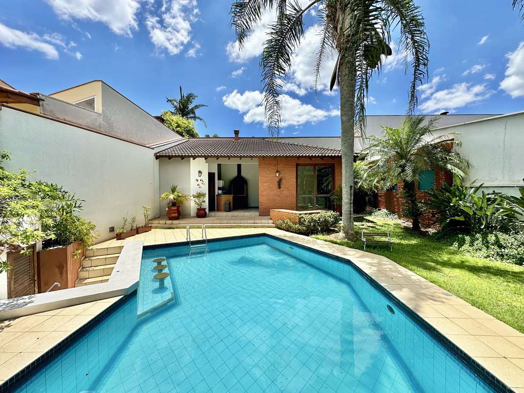 Casa Impecável com 4 dormitórios / 2 suítes na Granja Viana, foto 50 de 55